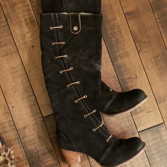 Cubanas tall black heeled boots w lacing detail. - Picture 3 of 8